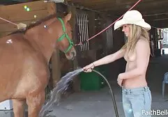 Kitty Caprice este videos clasicos de sexo pesado botón de atrás profundo