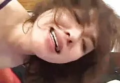 Chica lamiendo porrno clasico coño en la posición 69.