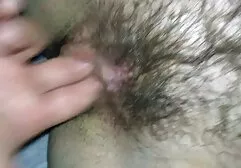 Lesbianas tatuaje embarazada bajo el mejor porno clasico baño de agua.
