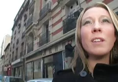 Él aprieta su cola para porn clasico brillar y luego tira de sus piernas hacia sus orejas.