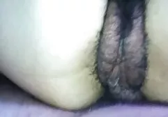 La madre cortó lentamente el tronco de su hijo y le porrno clasico dijo vulgaridad, mirándolo a los ojos.