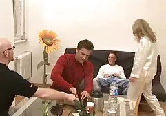 Maestro lame porno clasico hd joven perra falda