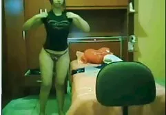 Mamá tiene un trío con su hermana y su hija. porno español clasico