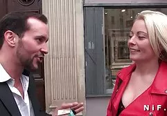 Bonito vestido xxx clasicos italianos lleno de juguetes con el cuerpo del culo.